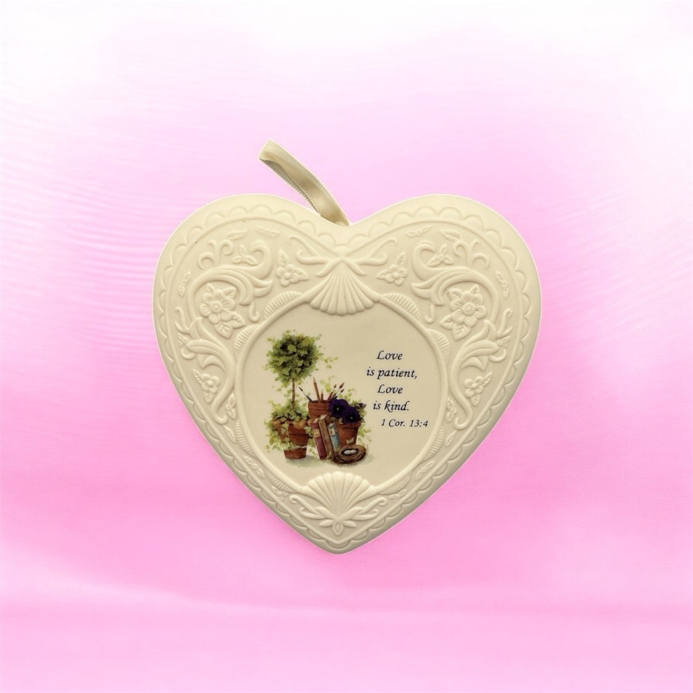 Heart-Shaped Cream Wall Hanging 90s vintage
